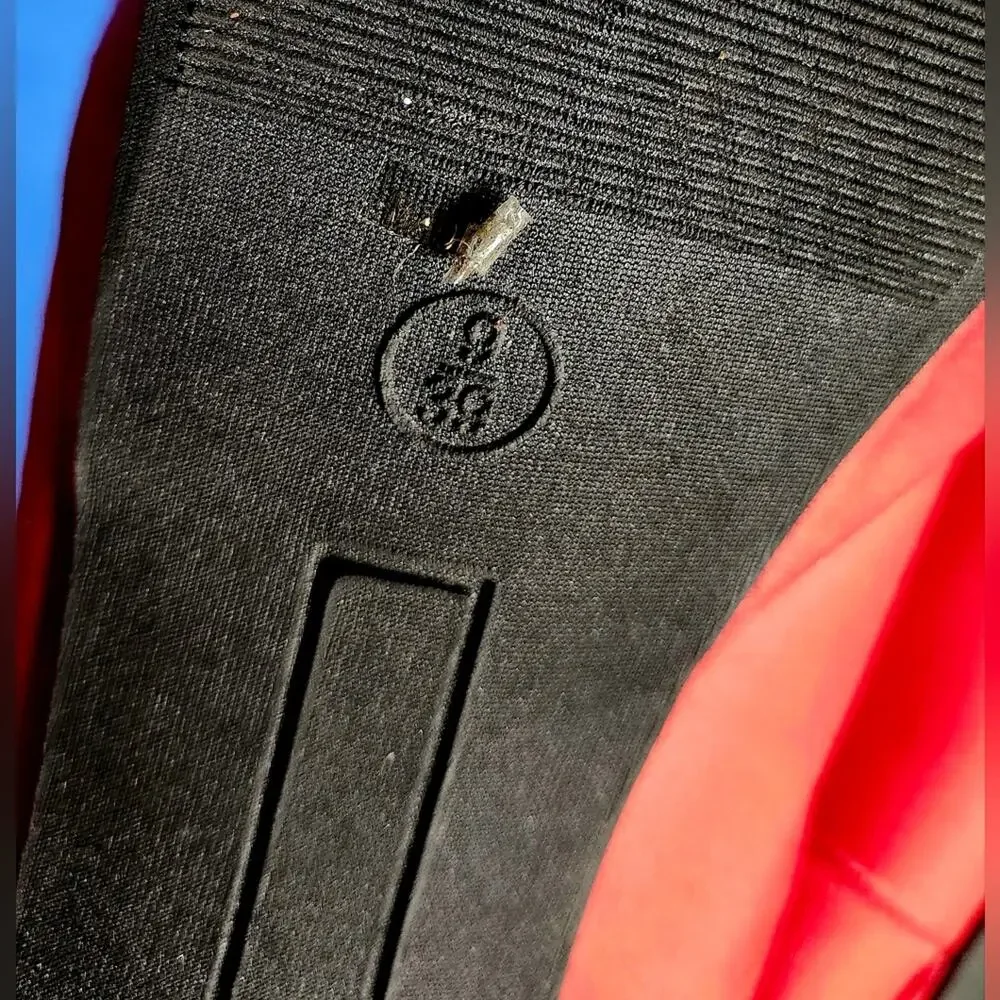 Source Unknown red platform